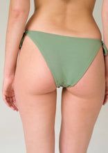Load image into Gallery viewer, mika - sustainable classic bikini bottom
