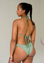 Lade das Bild in den Galerie-Viewer, luna - nachhaltiger figurbetonter bikini bottom
